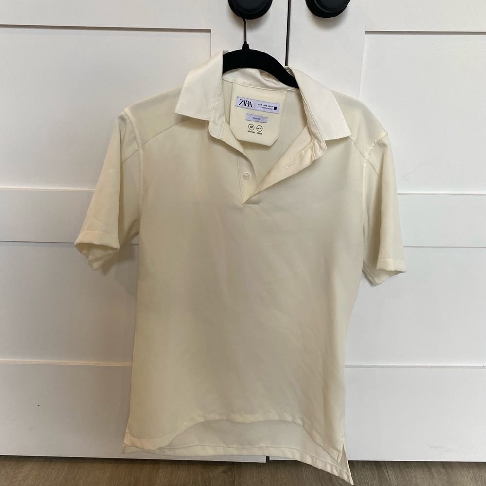 Small Zara off white quarter button up